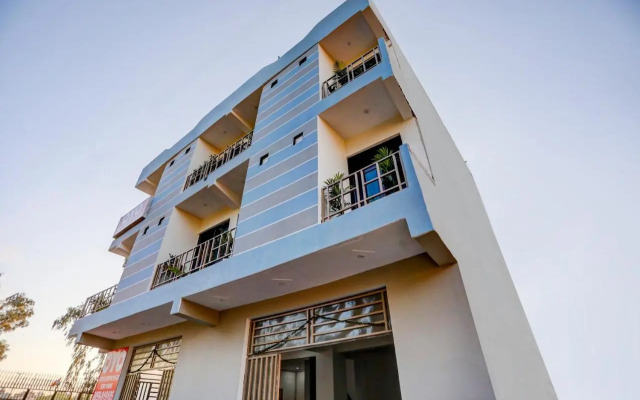 OYO Flagship 80490 Metro Plus