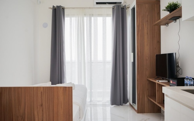 Nice And Comfort Studio Room At Sky House Bsd Apartment – Guest Rooms – Legok
