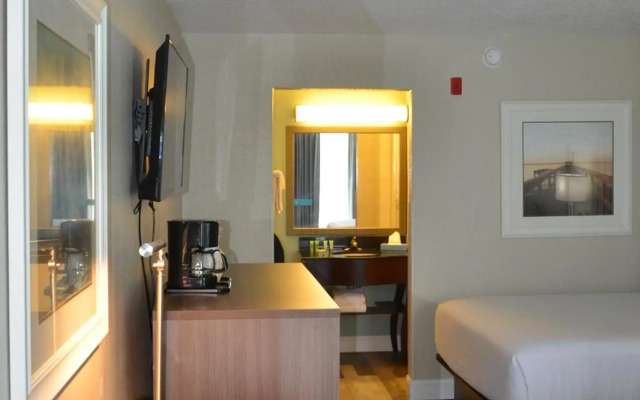 Opal Hotel & Suites