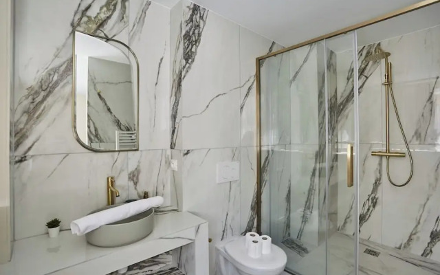 Spacious Apartment With AC Invalides Tour Eiffel