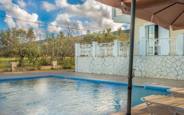 Zante 5 bedroom Villa with private pool and basketball court