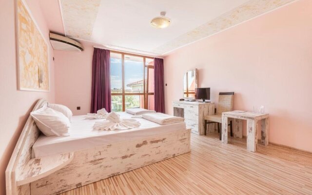 Akladi Family Hotel