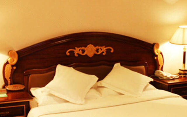 Royal Palace Hotel