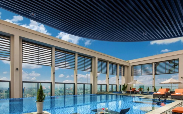 Modern 2 Br Apartment at 4points Opposite Beach