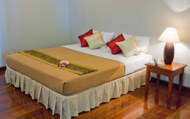 Baan Klang Aow Beach Resort