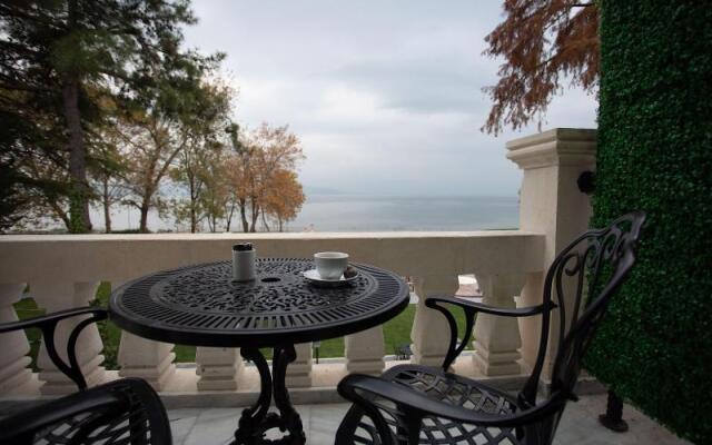 Del Lago Luxury Hotel By Saracoglu