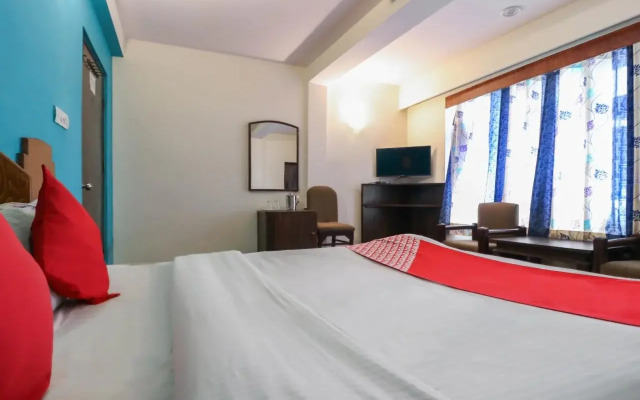 OYO 1818 Hotel Central