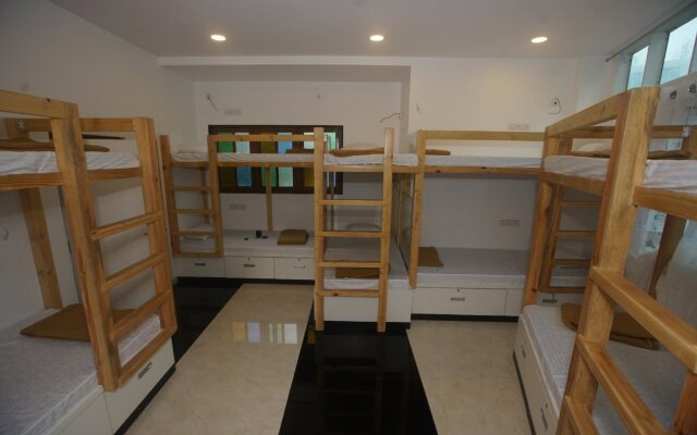 Mumbai Staytion Dorm - A Backpackers Hostel