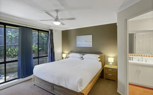 Our Haven: 4-bed Escape Near Beach & Mogo Trails – Guest Rooms – Batehaven