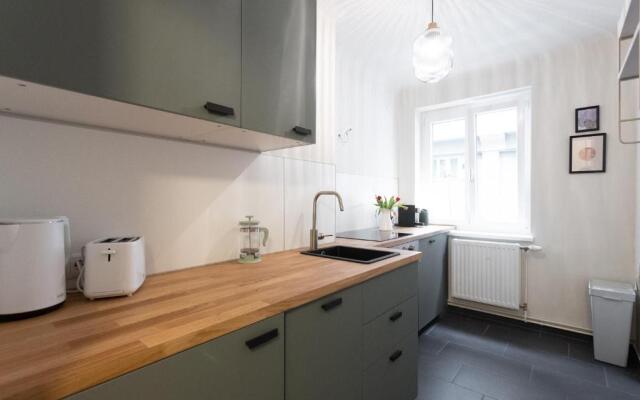 Stylish 1BR 1Bath Vienna Downtown Unbeatable Location