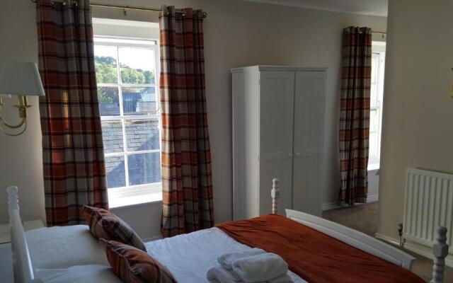Central Bar Guesthouse