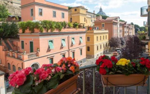 La Finestra Su San Pietro