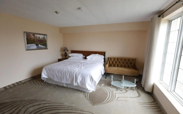 Fullerton Manor Inn