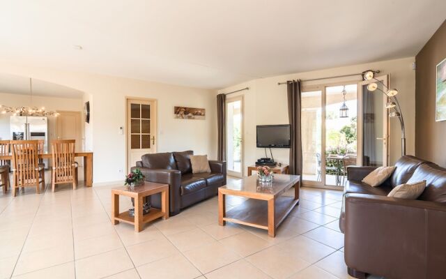 Luxury Villa Offering Privacy & Private Swimming Pool