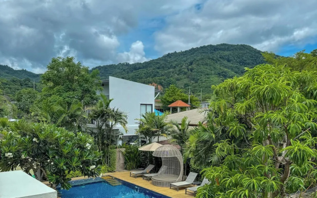 Hill Myna Holiday Park & Cafe