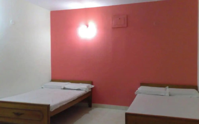 Goroomgo Shanti Guest House Varanasi