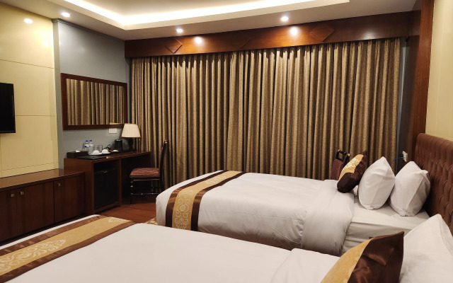 Paragon Hotel and Resort