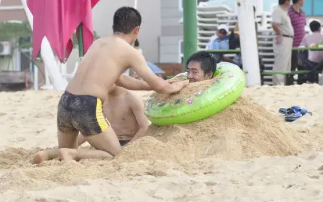 Golden Beach Holiday Hotel