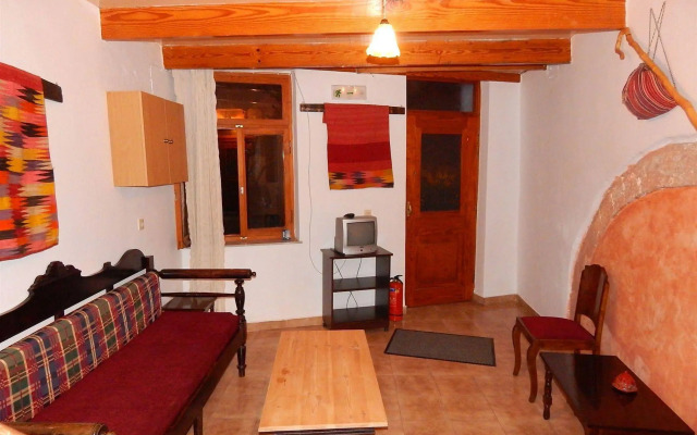 Kasteli Studios & Apartments