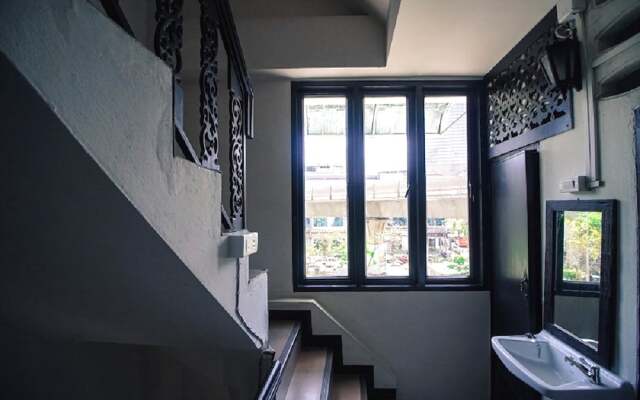 YHA Bangkok Downtown at Station S3 - Hostel