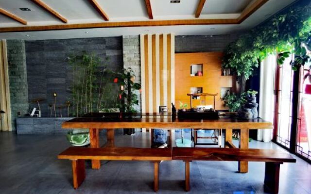 Yongzhou Xiaoxiang Yeyu Inn