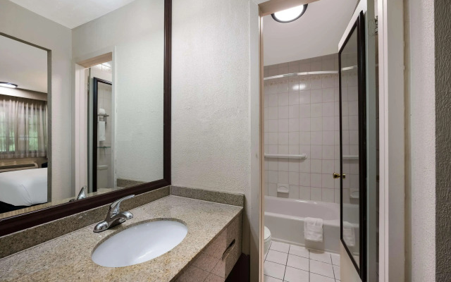SureStay Plus by Best Western Woodbury Inn