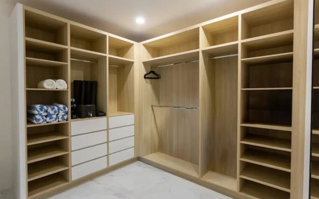 3BD Condo near Beach and Marina