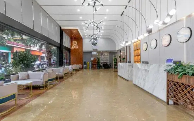 Cloud Four Seasons Hotel (Beihai Old Street Branch)