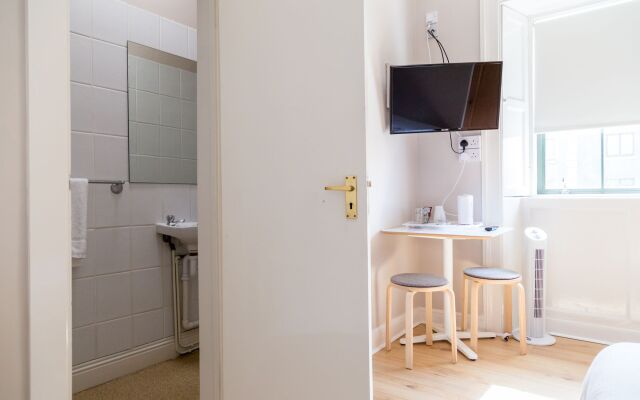 Gardiner House Hostel