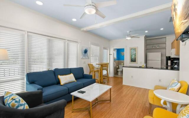 Poolside Suite by Brightwild Pvt Pool Parking