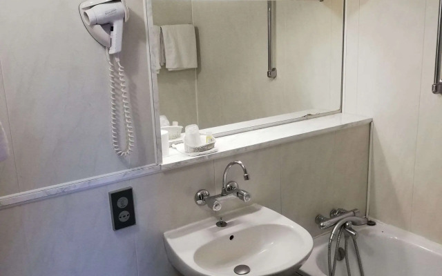 Brit Hotel Vallee du Lot