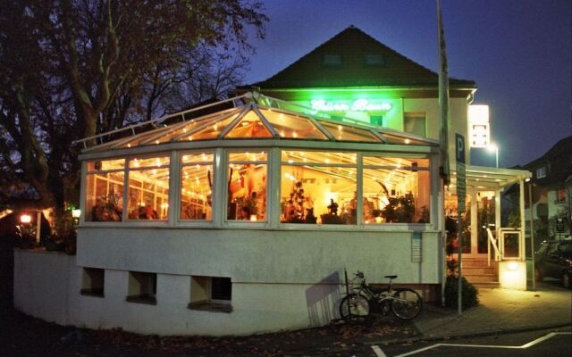 Angelis Pension - Restaurant zum grunen Baum
