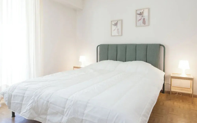 Modern 1 Bd Balcony Apt in Kato Patisia