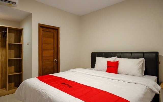 RedDoorz near Sleman City Hall 2 – Guest Rooms – Sleman