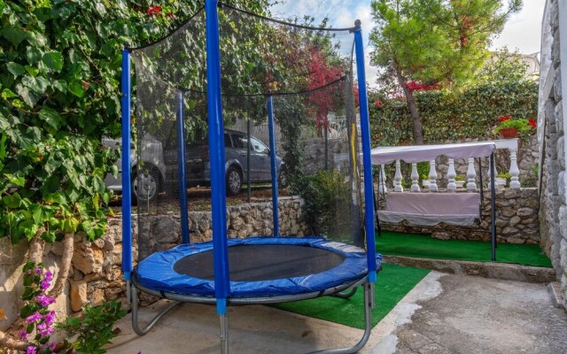 Awesome Home in Sevid With Wifi and 4 Bedrooms
