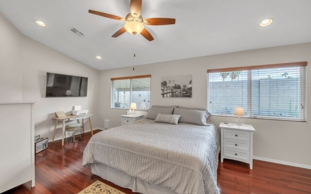 Summer All Year Round 2 Bedroom Home by RedAwning