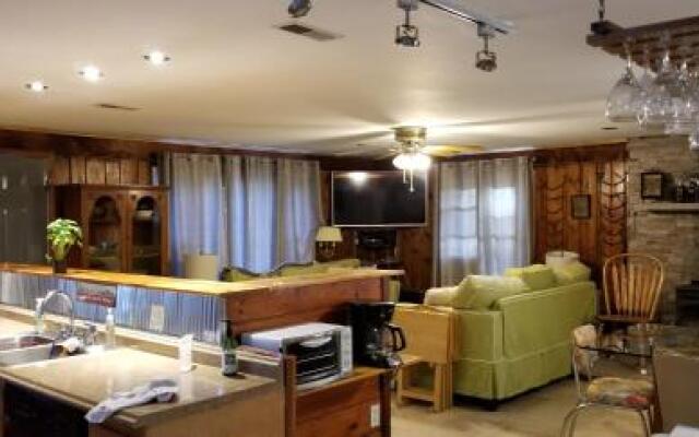 East Tawas Rustic Retreat