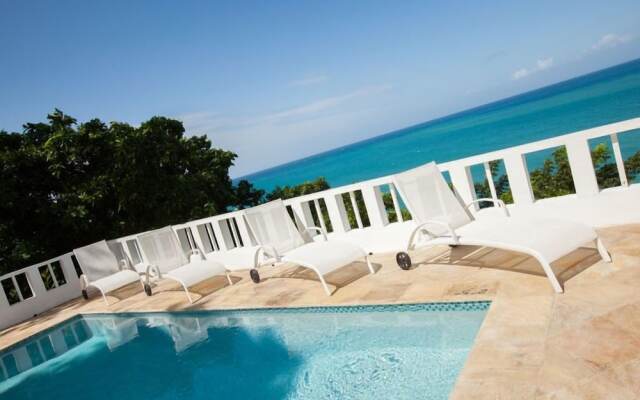 Wag Water Villa, Ocho Rios 3BR