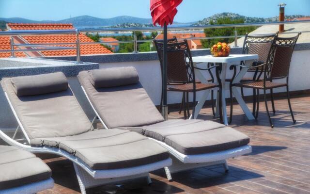 Apartments Maritea