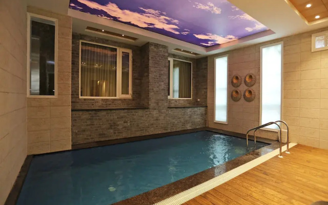 Oyo 3911 Milestone Inn And Spa