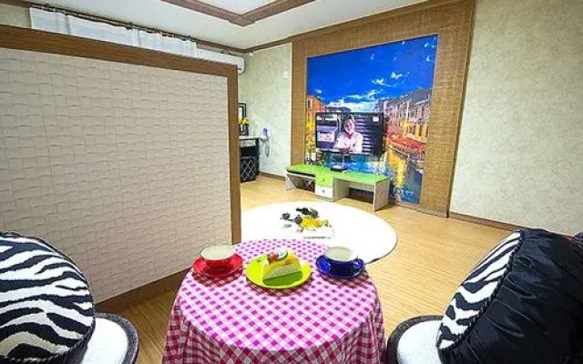 Suncheon Suncheon Bay Deulmaru Pension (Group Room)
