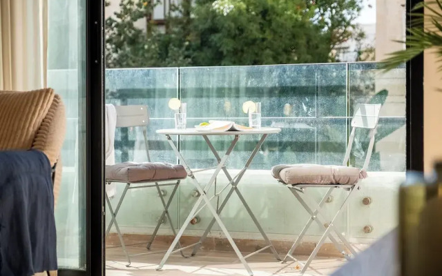Sunny Chic in TLV Center by Sea N' Rent