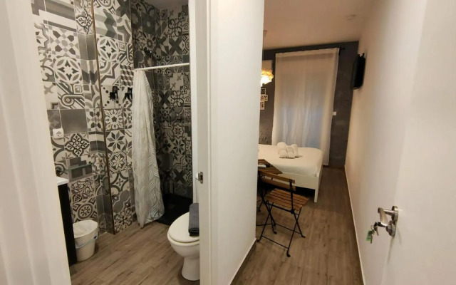 Pequeño Alojamiento con Mini Piscina - NO climatizada