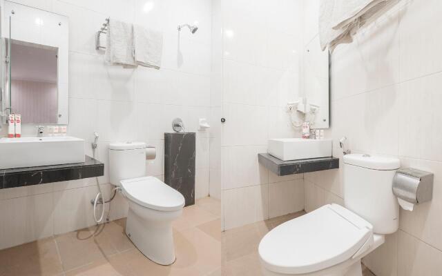 RedDoorz Plus @ Grand Pacifik Hotel Makassar