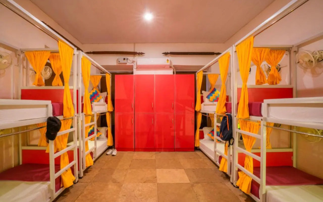 Gostops Goa, Calangute - Rooms & Dorms