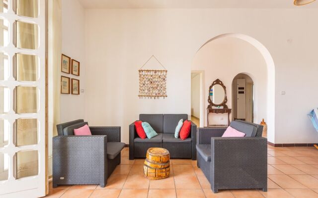 2961 Villa Poesia by Barbarhouse