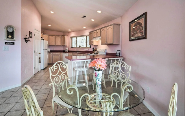 Charming Burnsville Apt w/ Mountain Views & Deck! - фото 3