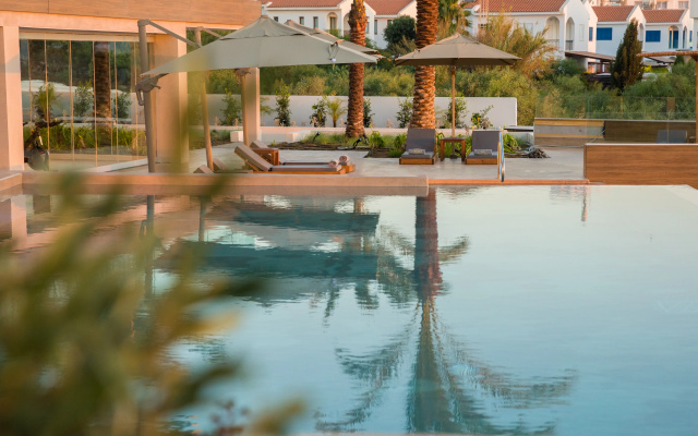 Cavo Zoe Seaside