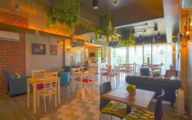 The Greenhive Hotel by OYO Rooms