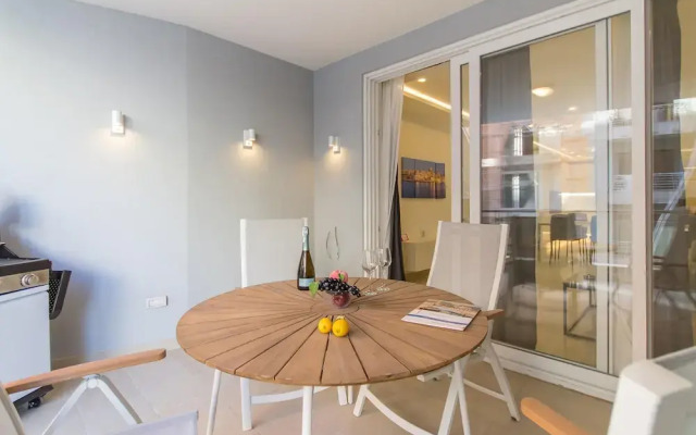 Modern Spacious apt 2mn to the sea Qawr